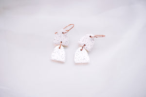 Basics - Mini Arch Speckled White (Medium Dangle)